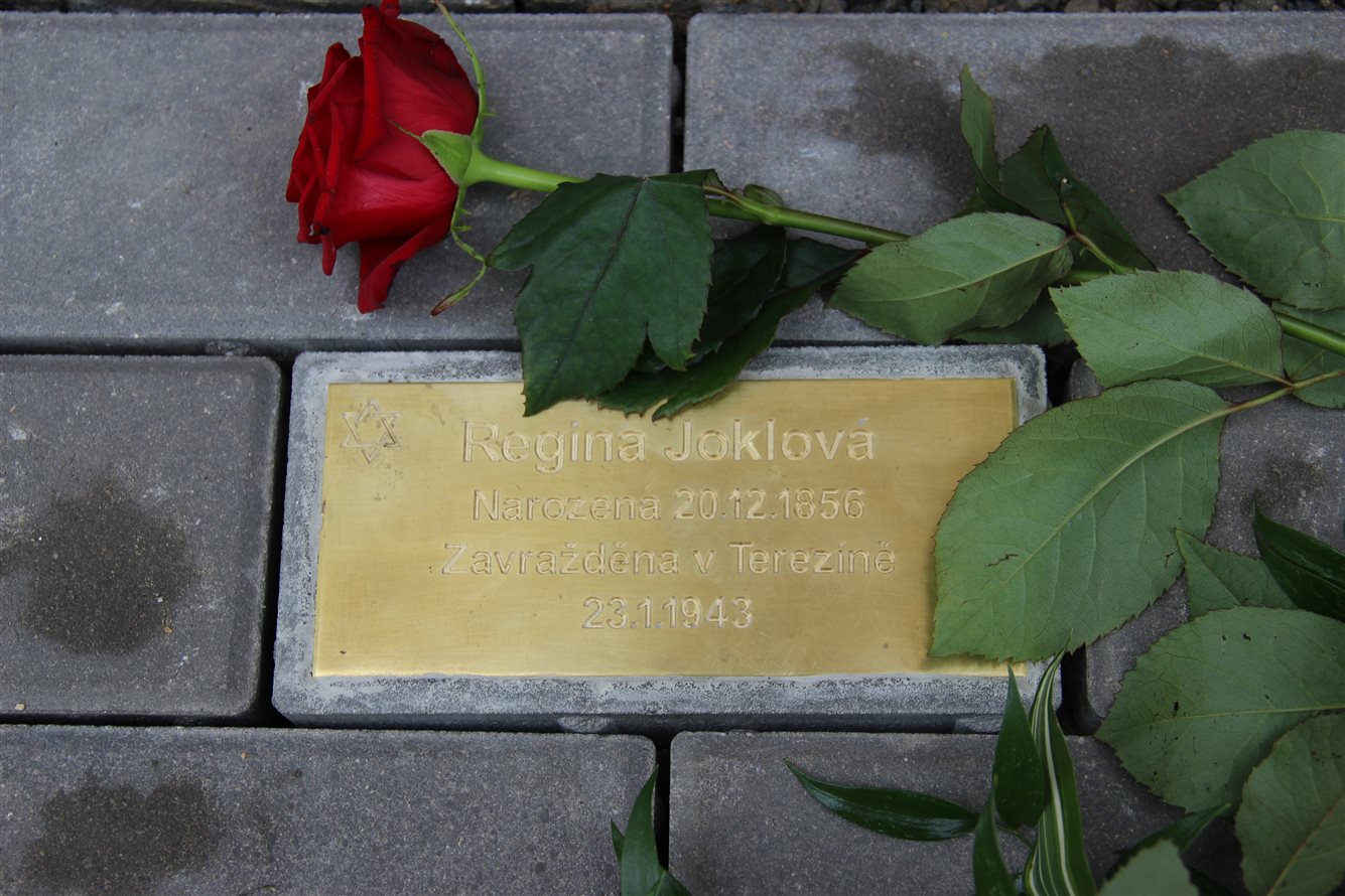 "Kámen zmizelých" Reginy Joklové