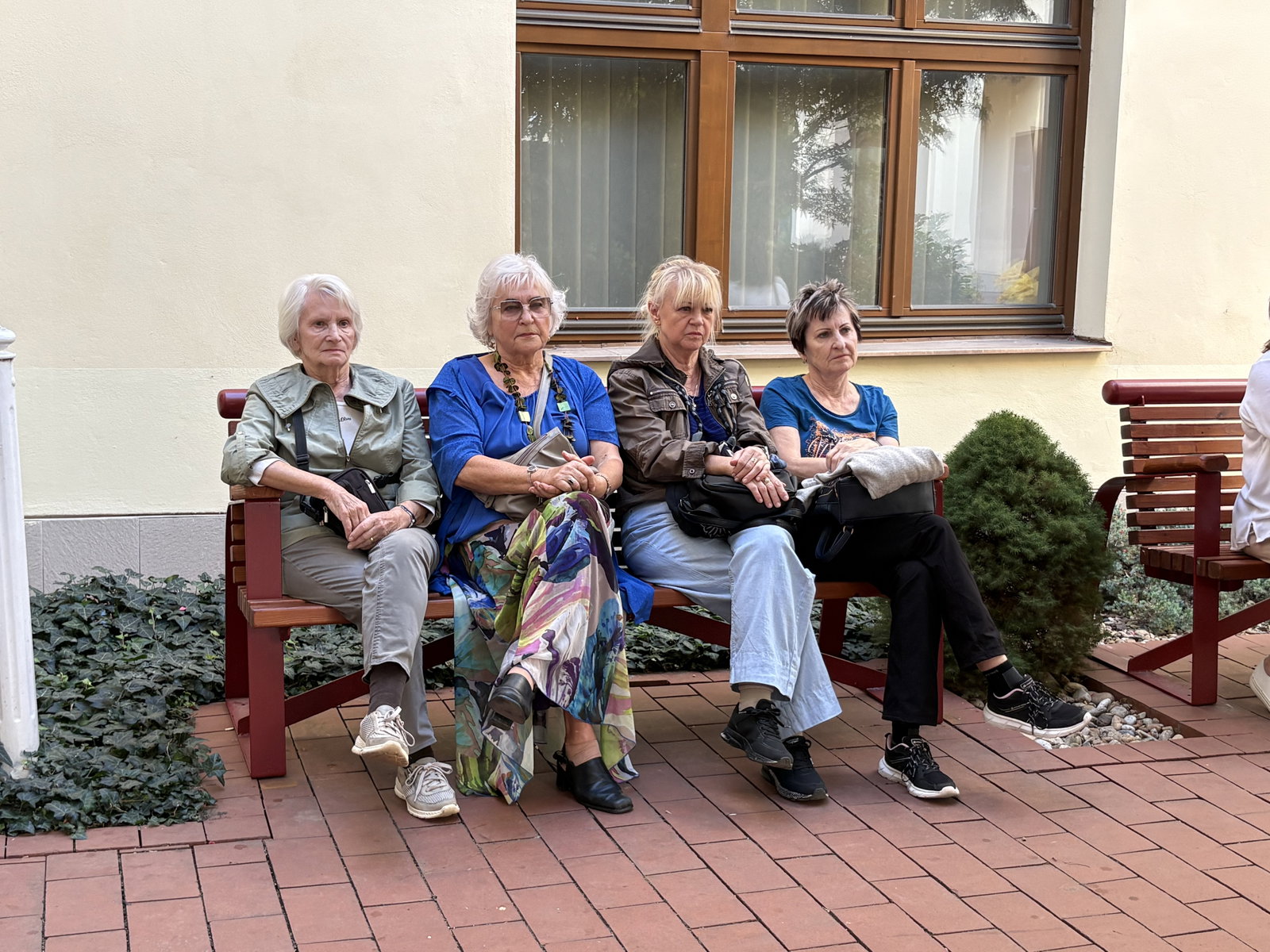 Vernisáž výstavy obrazů 7. ročníku Letní školy folklorního malování ve Skoronicích