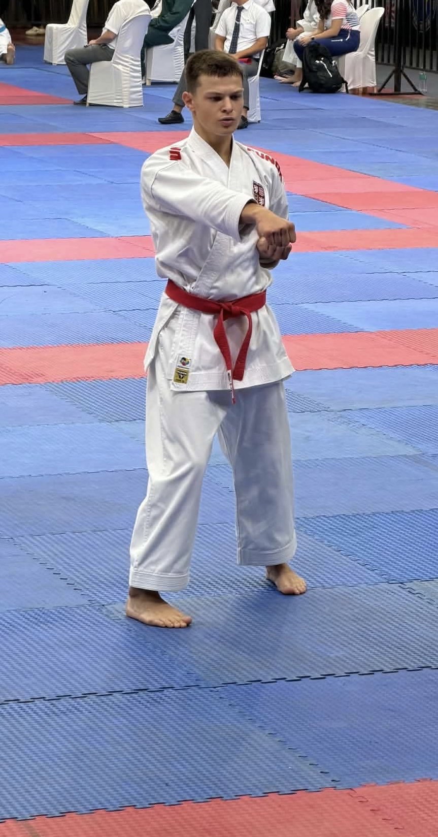 Kyjov má světového šampiona. Mladý karatista Tobiáš Bubeník vybojoval zlato v Indii