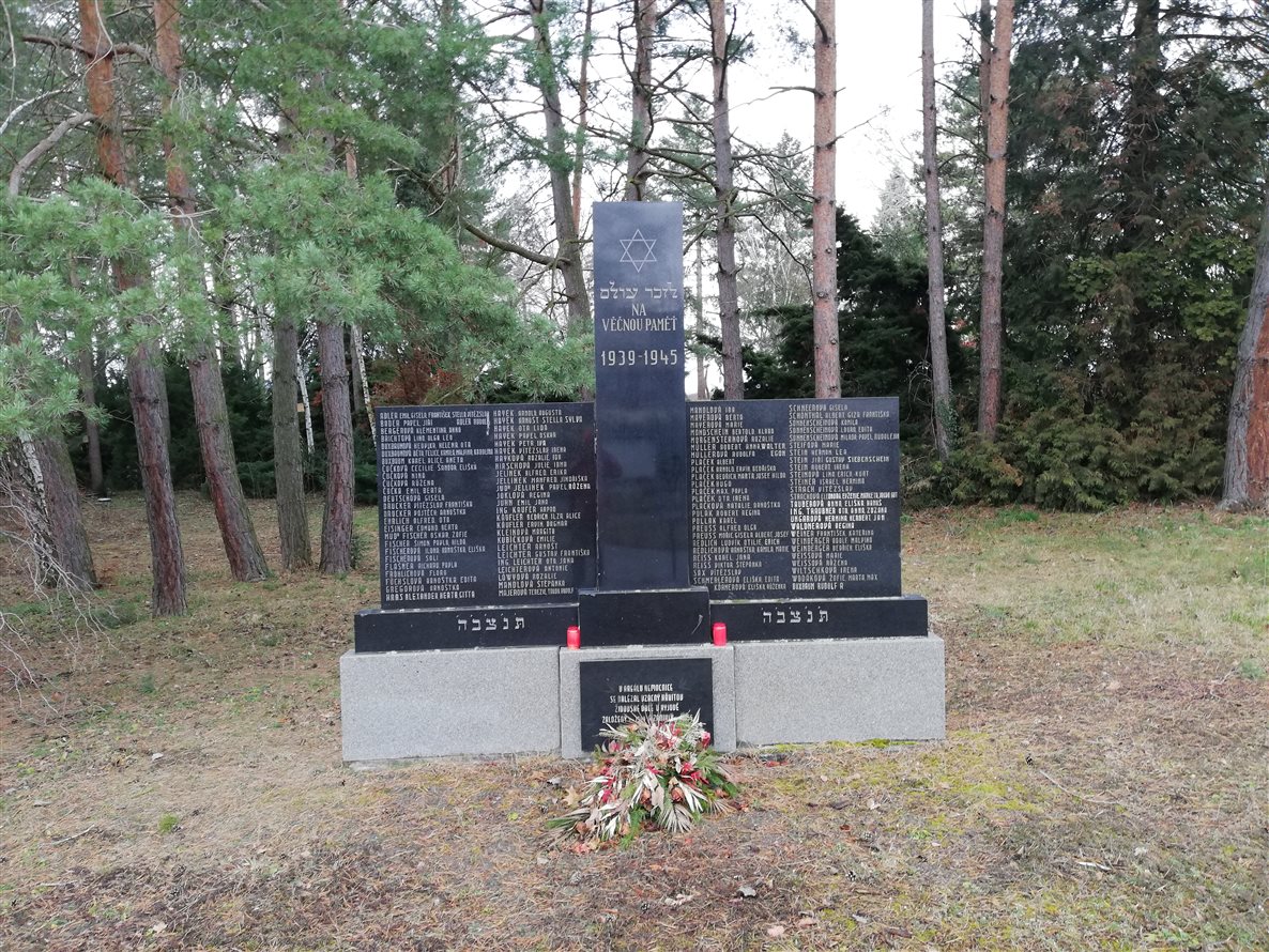 Pamatník areal nemocnice