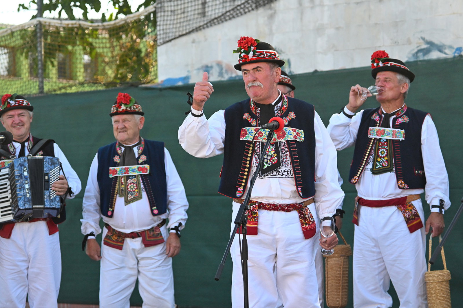 Folklorní setkání sborů v Boršově připomnělo 35 let mužského pěveckého sboru Chlapi z Boršova