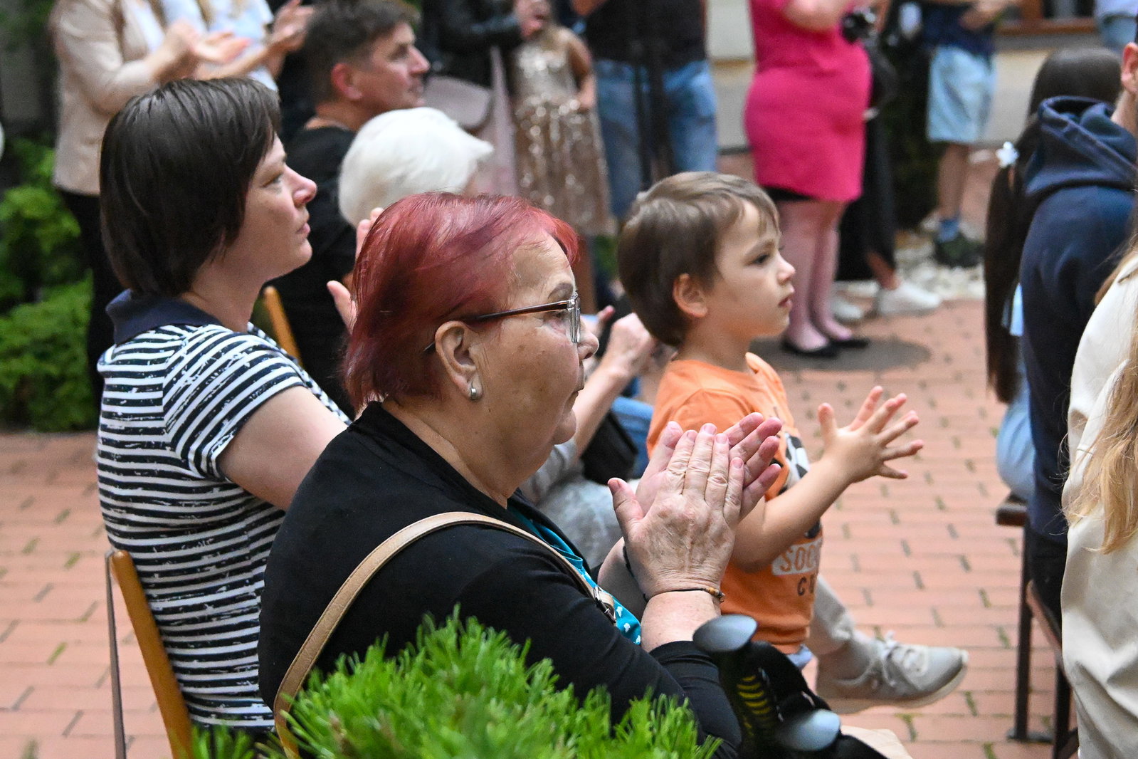 Vernisáž výstavy obrazů Jarní školy folklorního malování ve Skoronicích