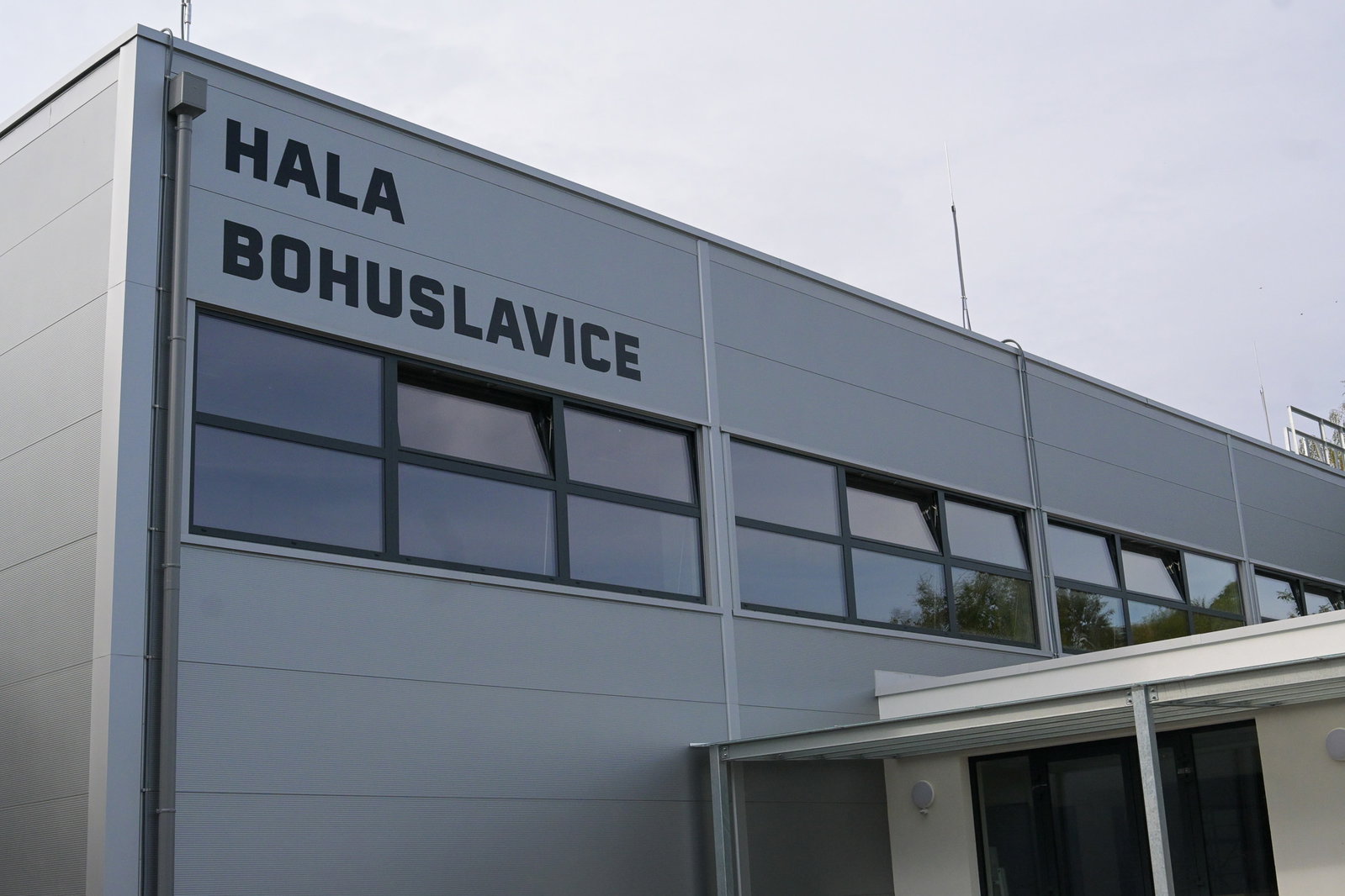 Zveme vás na slavnostní otevření sportovní haly v Bohuslavicích 3. října