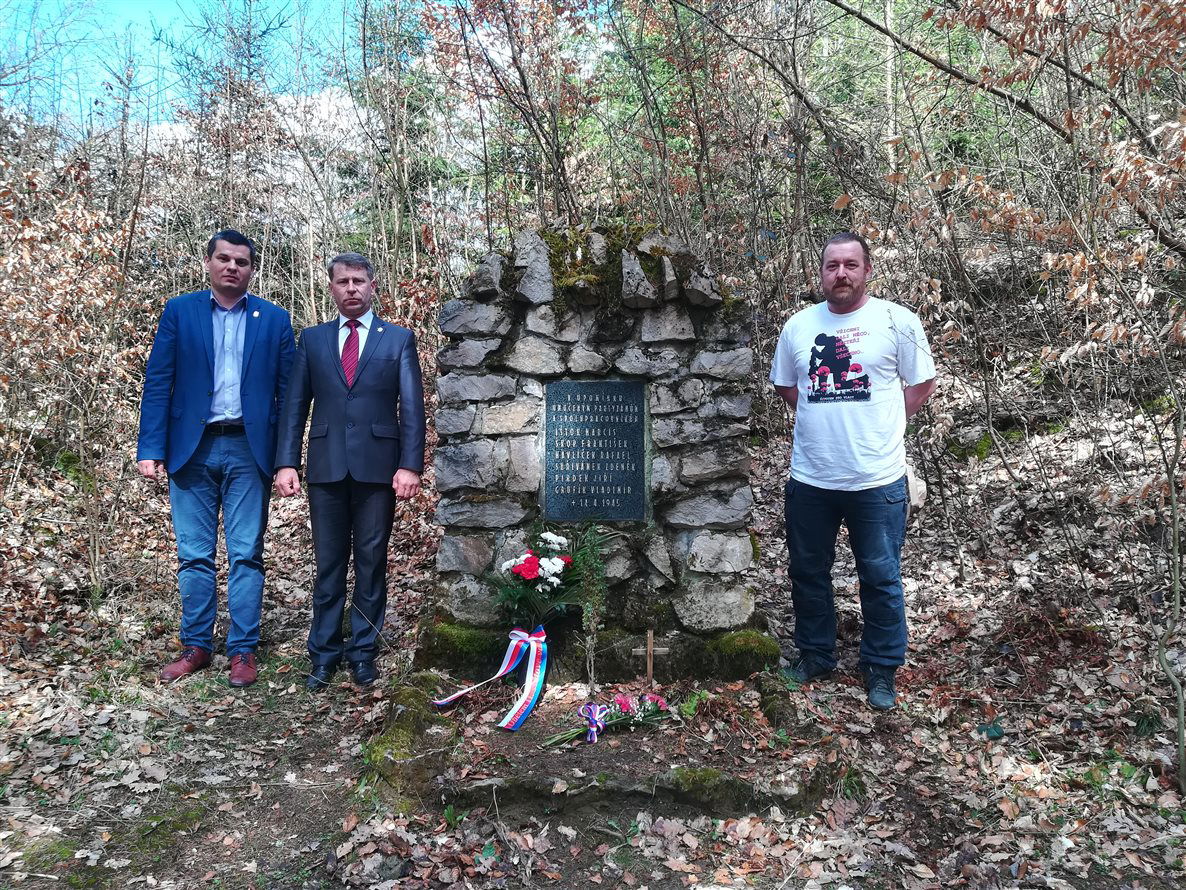 Památník padlých partyzánů na Kameňáku