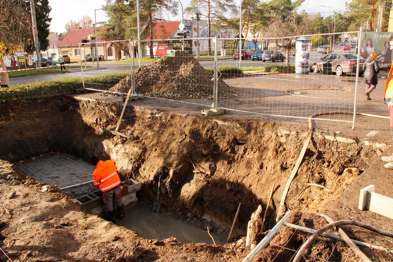 Výstavba podzemních kontejnerů