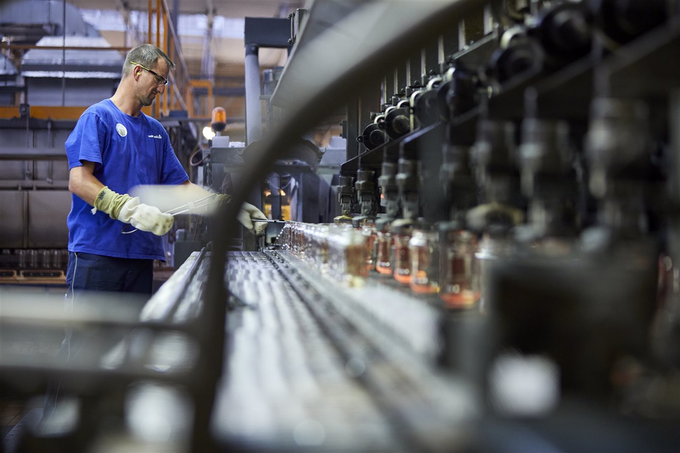 Vetropack sklárna - šetří a láme rekordy