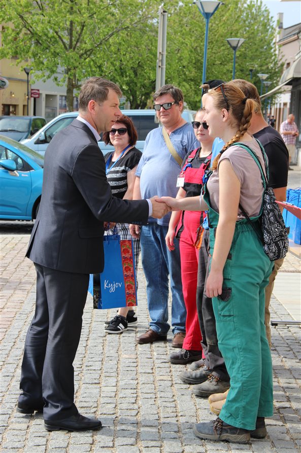 Předávání dárku od města Kyjova