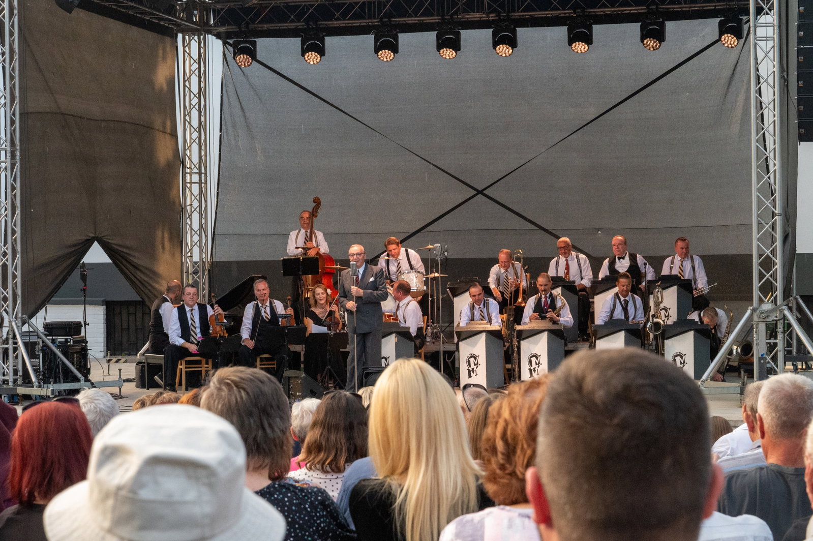 Nebe na zemi - Adam Plachetka a Ondřej Havelka & Melody Makers