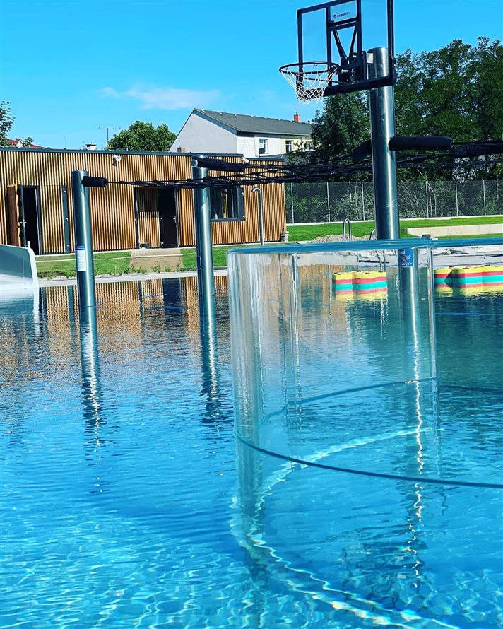 Nové koupaliště Aqua v parku