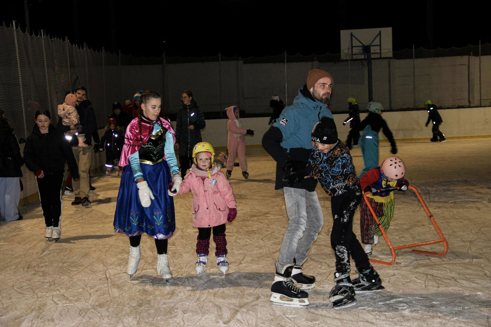 Karneval na ledě 7.12.2024 