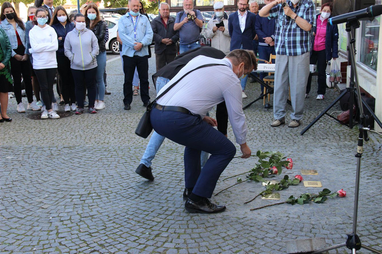 Uctění padlých u domu č. 16