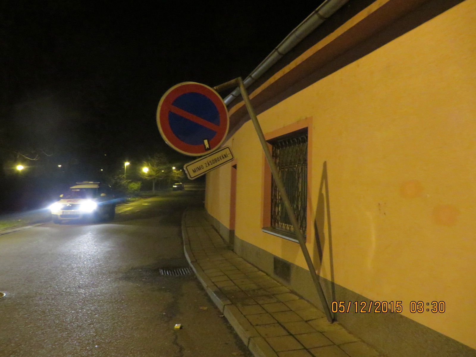 Vandalové ničili během noci 