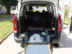 Nápomocný můstek do auta