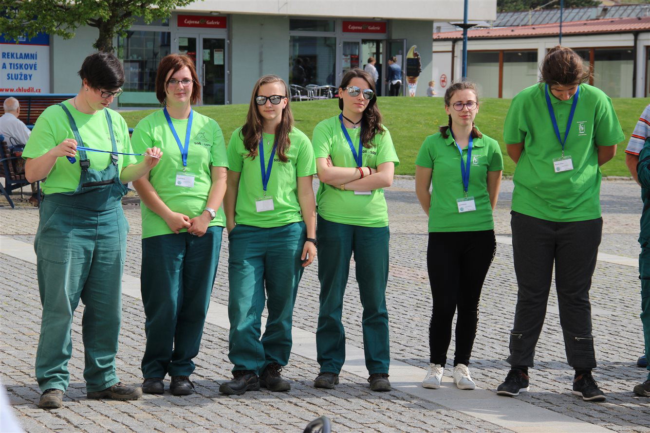 Skupina studentů ze zahradnické školy