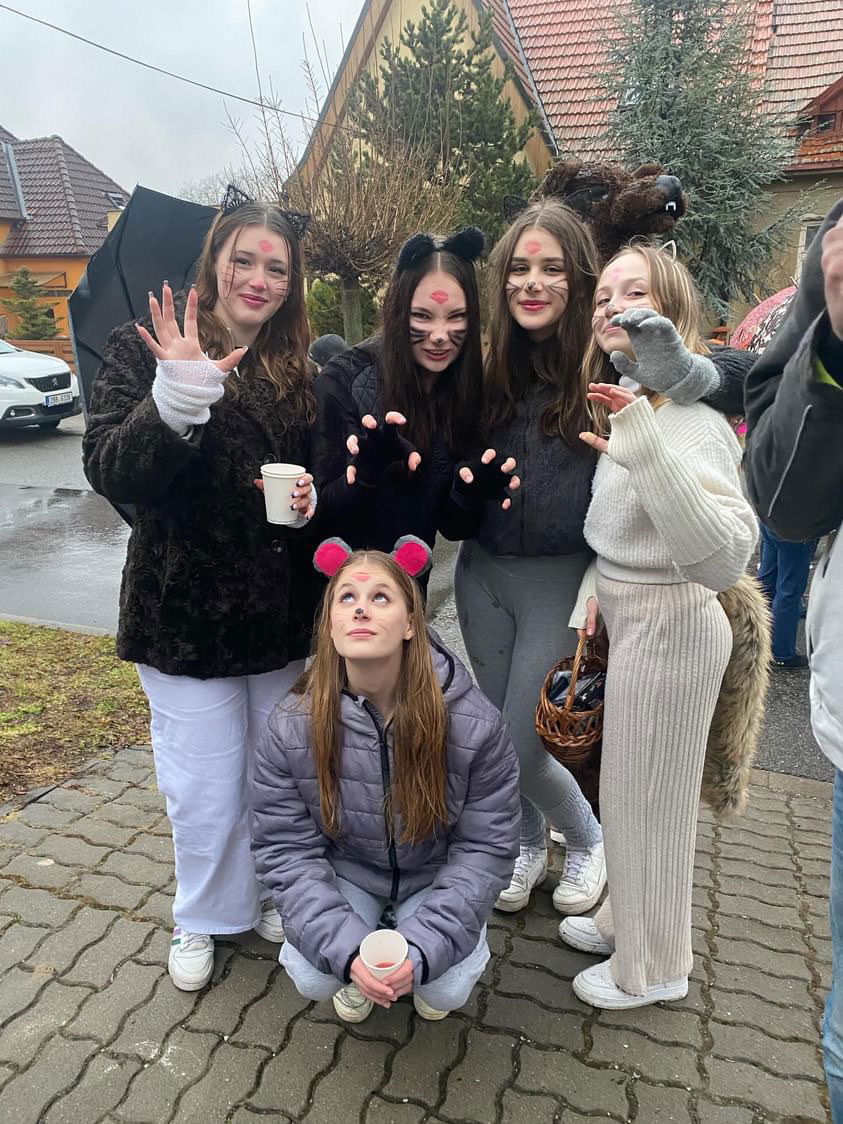 6F9E9C5D-9A3D-4CE6-9F55-012FC2EE15CF