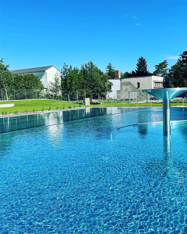 Nové koupaliště Aqua v parku